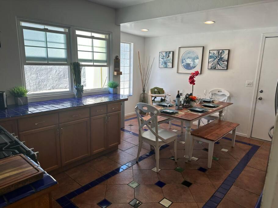 Holiday home Gorgeous Pacific Beach And Mission Bay Home. Walking Distance To The Bay And Golf Course. *